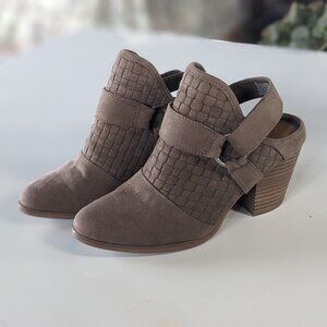 Common Thread leather heel mules size 6